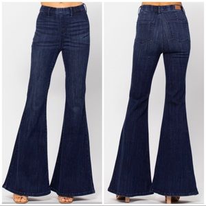 13/31- NEW Judy Blue - Dark Denim Pull-on Flares
